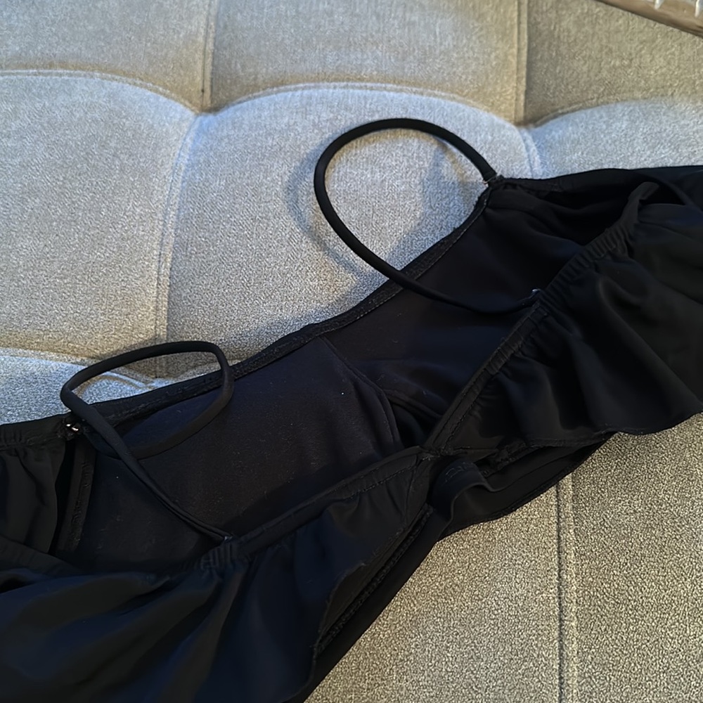 BLACK RUFFLE BIKINI TOP - Picture 4 of 4